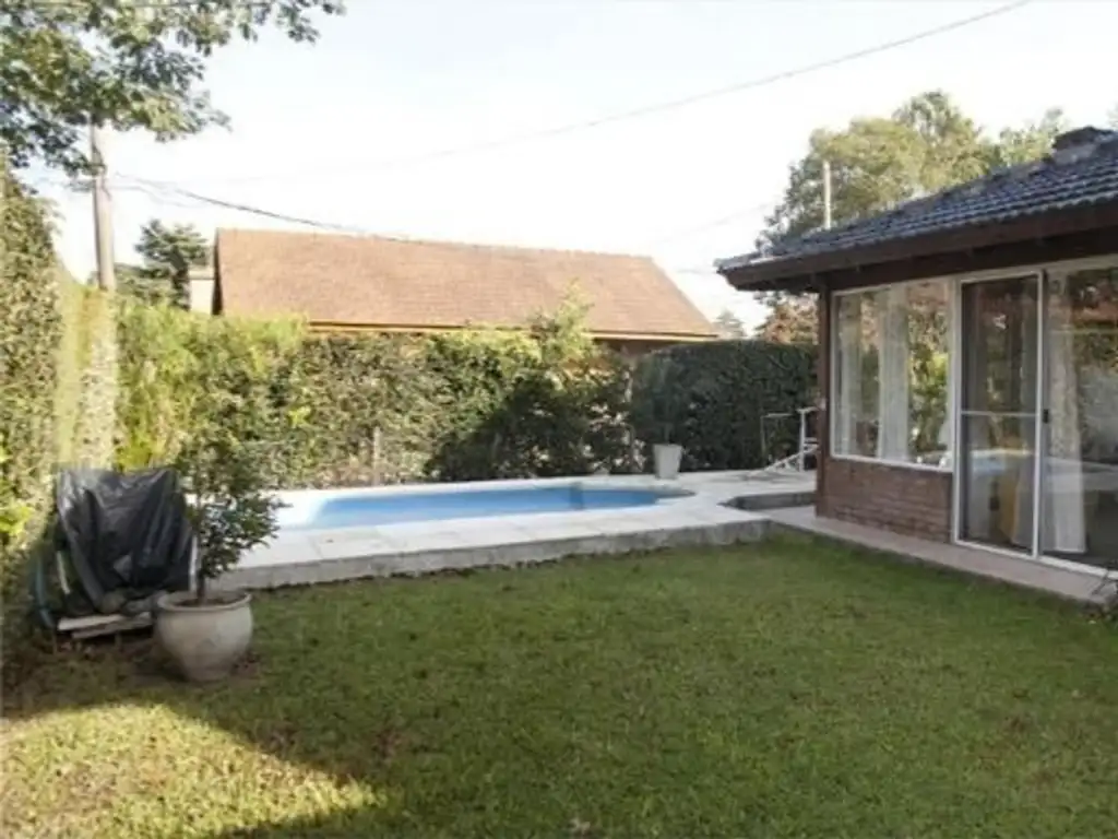 Casa Venta 40 años 5 ambientes, 5 cocheras, 190m2, Club Privado Loma