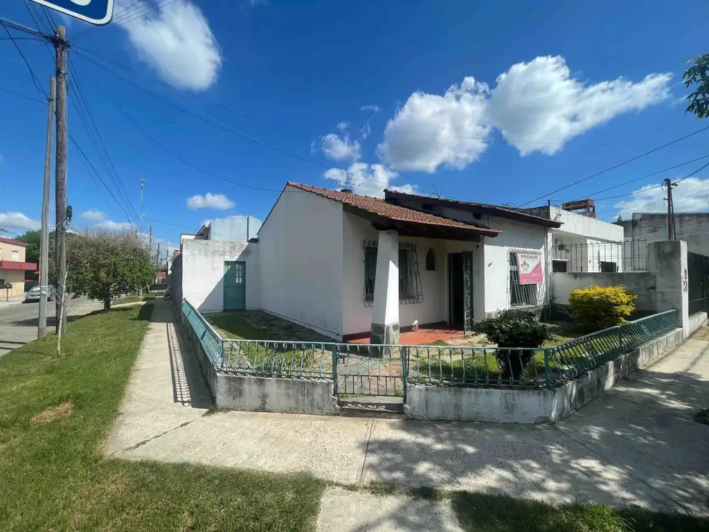 Casa - Venta - Argentina, La Matanza - DARREGUEYRA 400