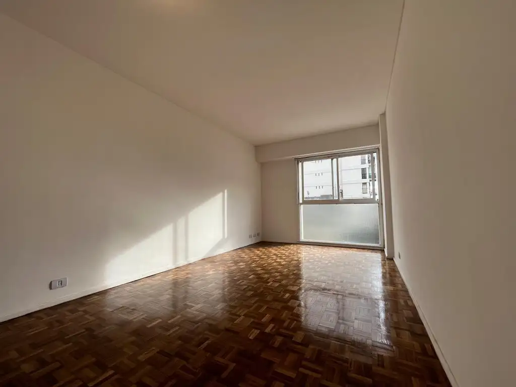 VENTA DEPARTAMENTO DE TRES AMBIENTES EN CONSTITUCION - MUY FUNCIONAL Y LUMINOSO - APTO CREDITO