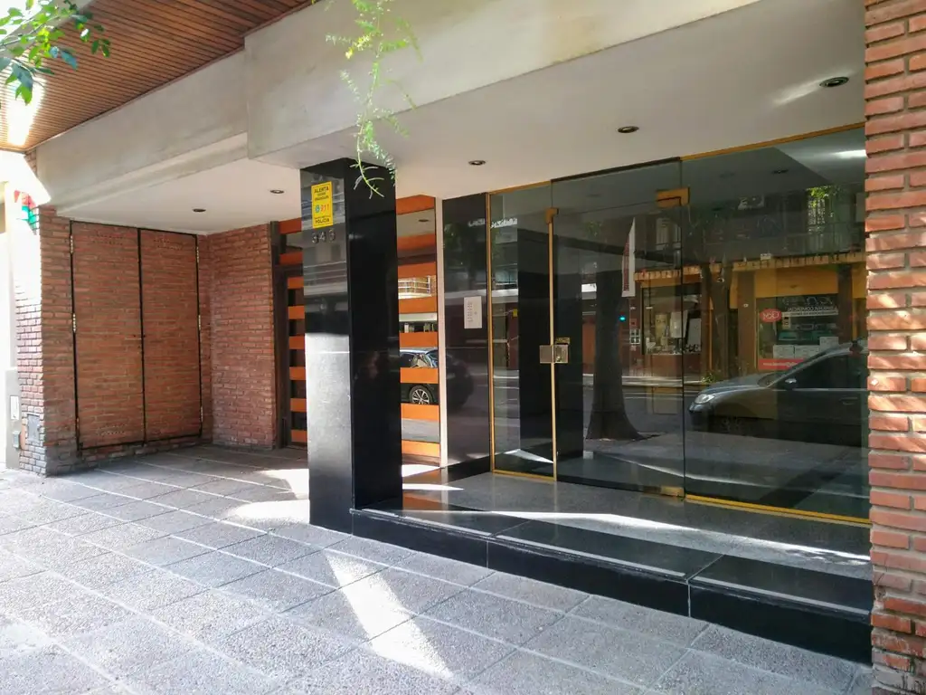 VENTA SEMIPISO  2 AMBIENTES CON BALCÓN ATERRAZADO  Y COCHERA  COLEGIALES