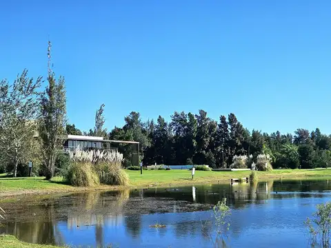 Puerto Roldán  - Lote en venta  frente al lago