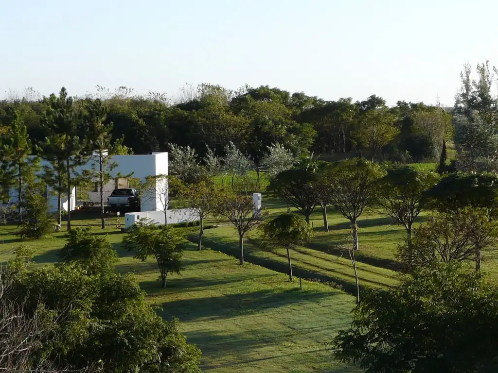 Se vende lote en Estación Roca, barrio cerrado