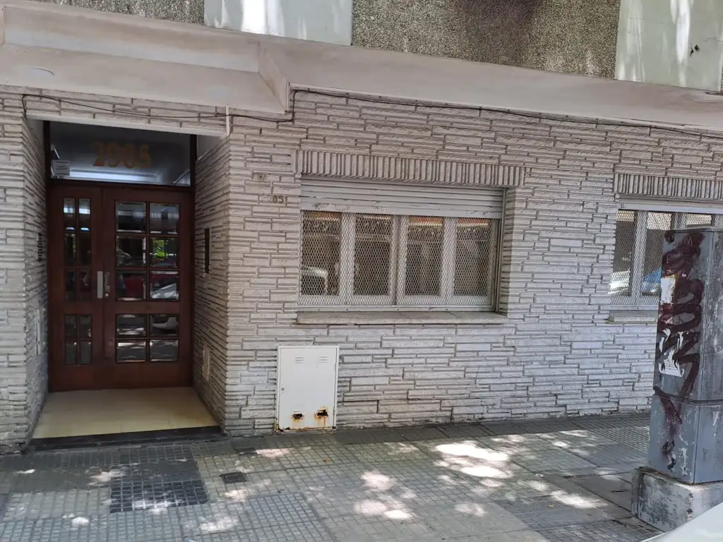 Departamento 3 amb con balcon  al frente   a pasos del Libertador  reciclado totalmente a nuevo