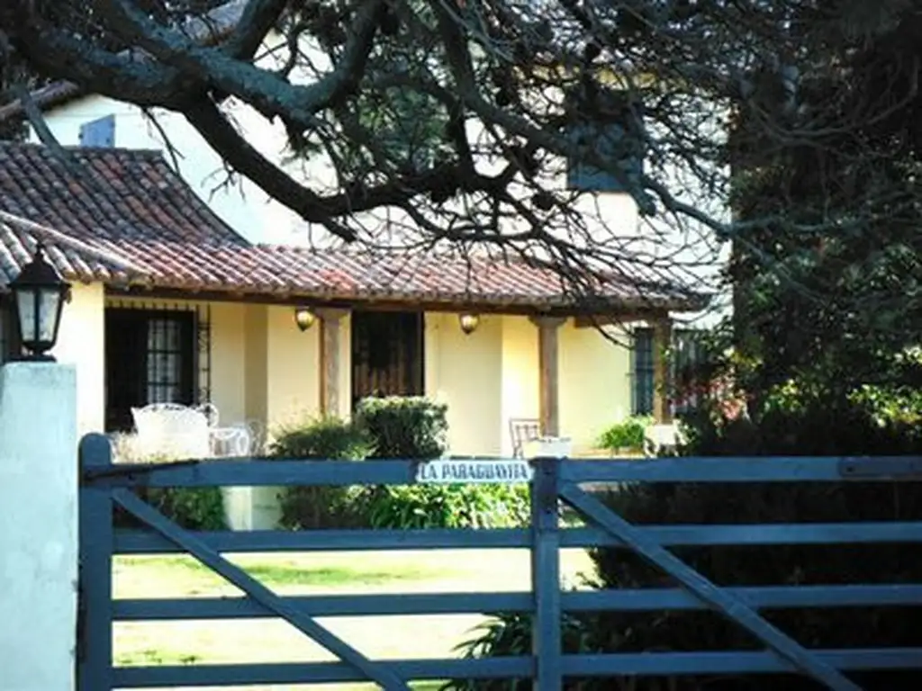 LA PARAGUAYITA Es una de las 2 casas de todo Chapadmalal con esta calidad de construcción, tamaño de lotes y arboles centenarios. No hay otra, si hay