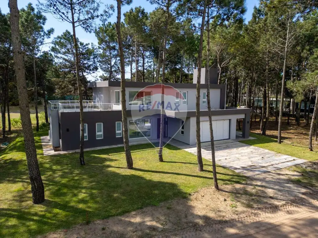 Vendo Casa en Isla del Golf Pinamar 4 dormitorios