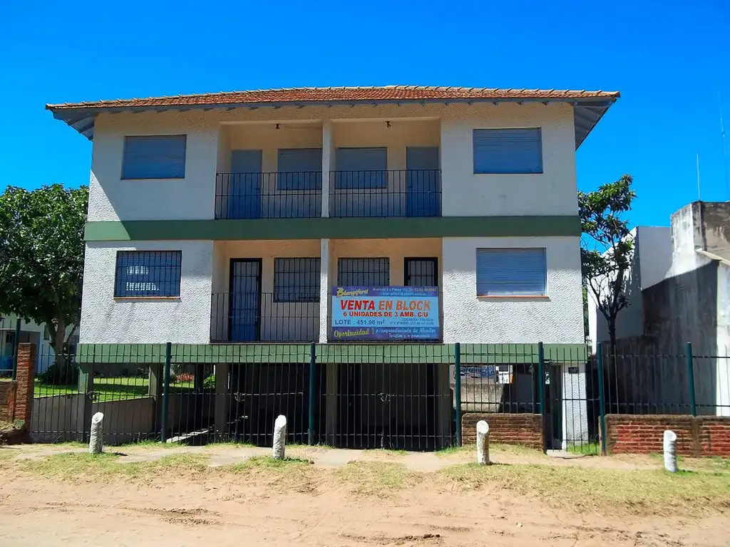 Venta en Block - Venta - Villa Gesell - 6 Departamentos de 3 Ambientes