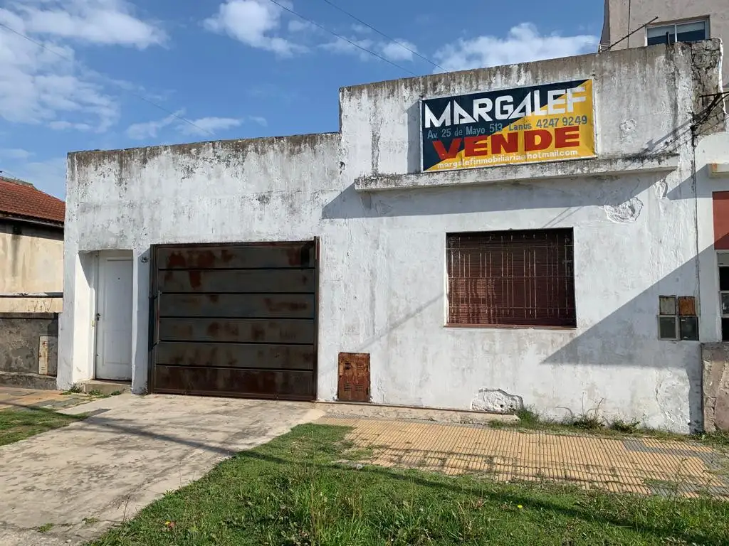 Casa 3 amb c/galpón y fondo libre sobre lote de 225m2, Buen estado, Consulte!