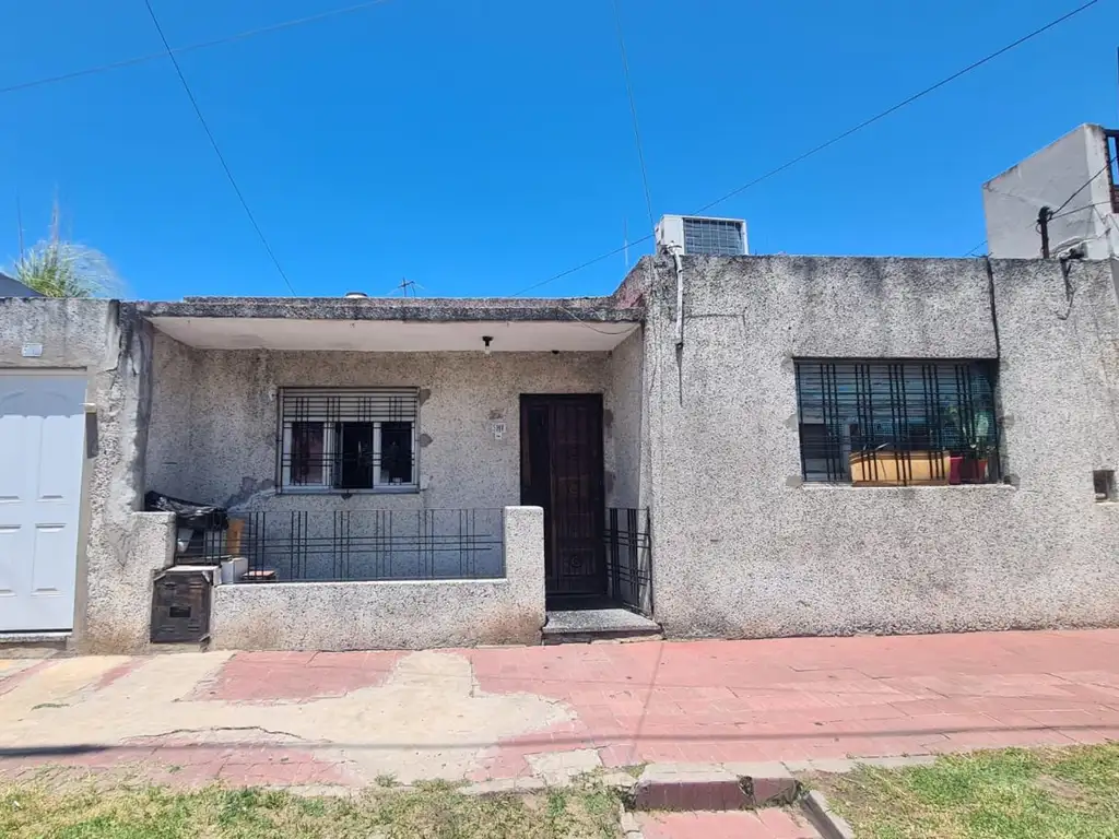 VENTA 2 PH al FRENTE y FONDO en LOTE PROPIO - Villa Balleste