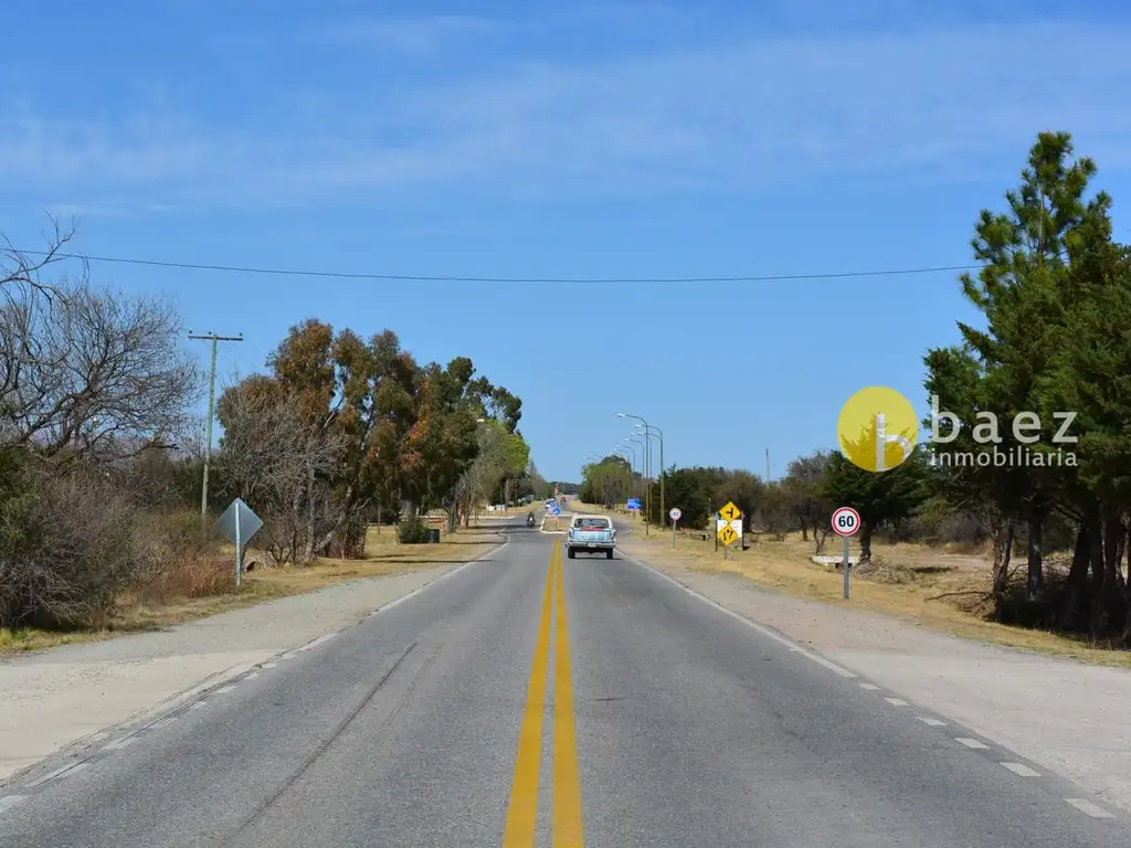 3 HECTAREAS SOBRE RUTA N 1 EN CORTADERAS