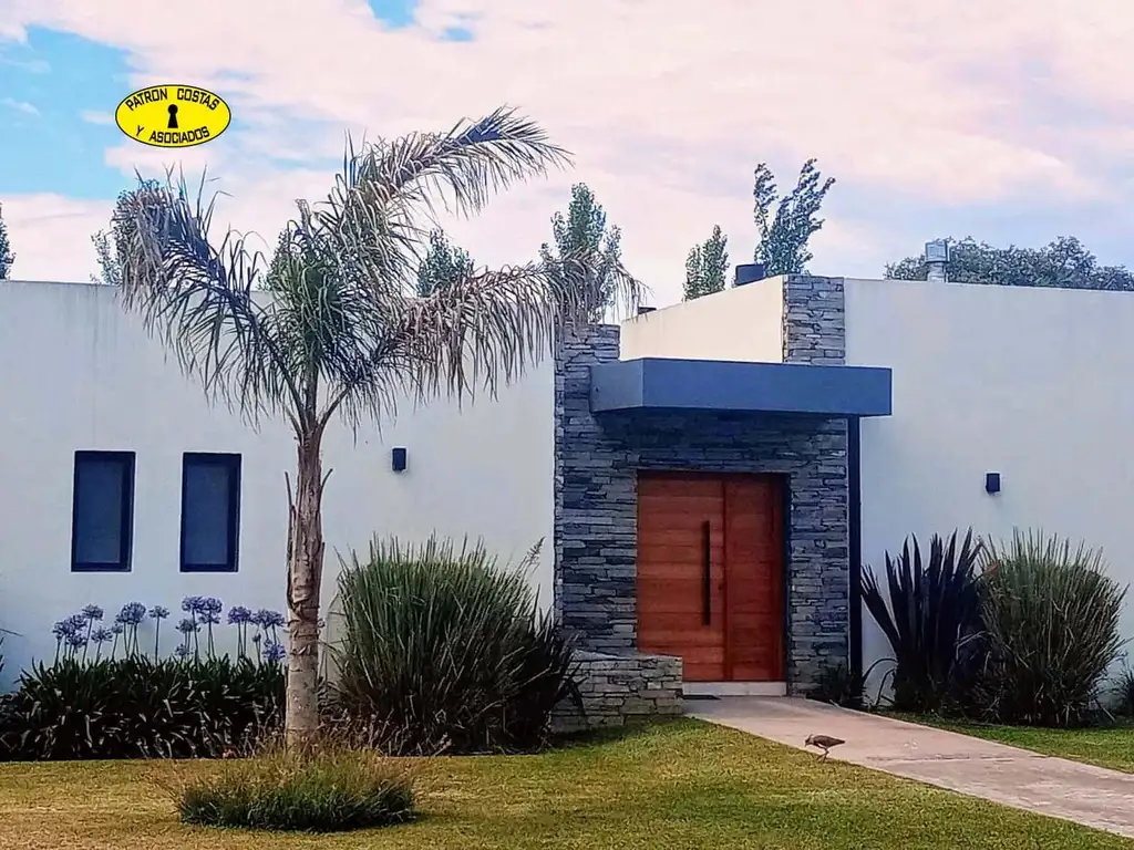 3429MJ- Casa en venta en Santa Irene,  Comarcas de Lujan