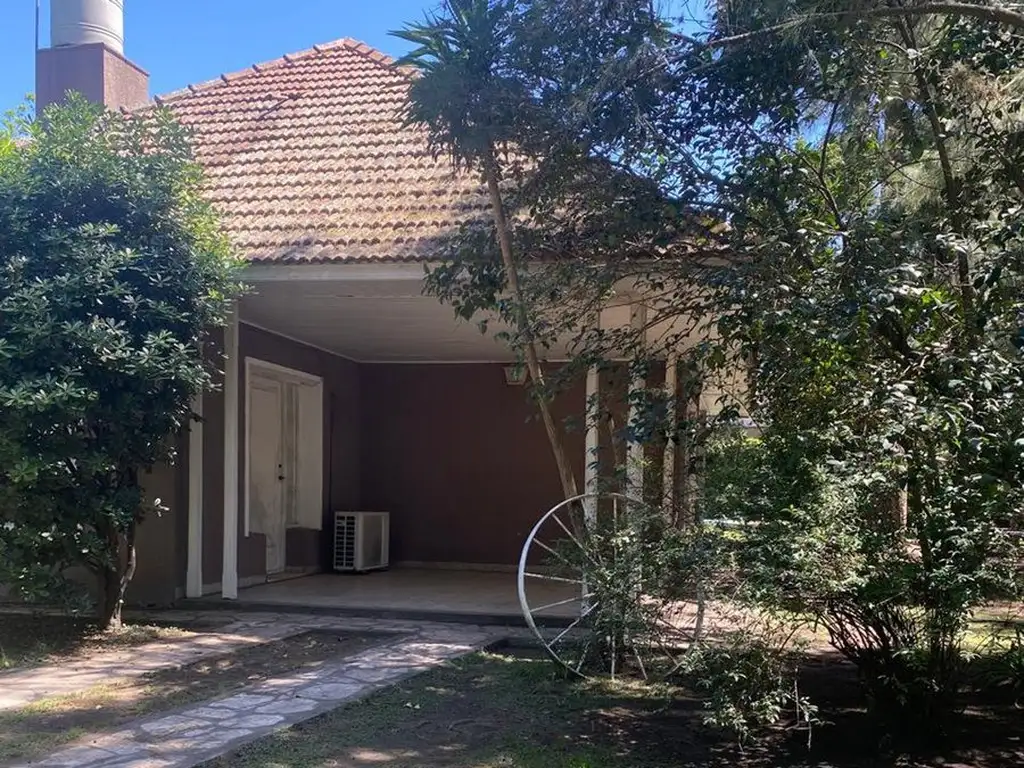 VENTA CASA QUINTA BOSQUES VARELA PILETA PARQUE