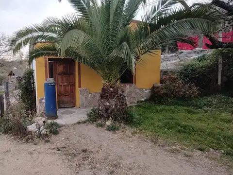 Propiedad a reciclar con amplio terreno en Tanti