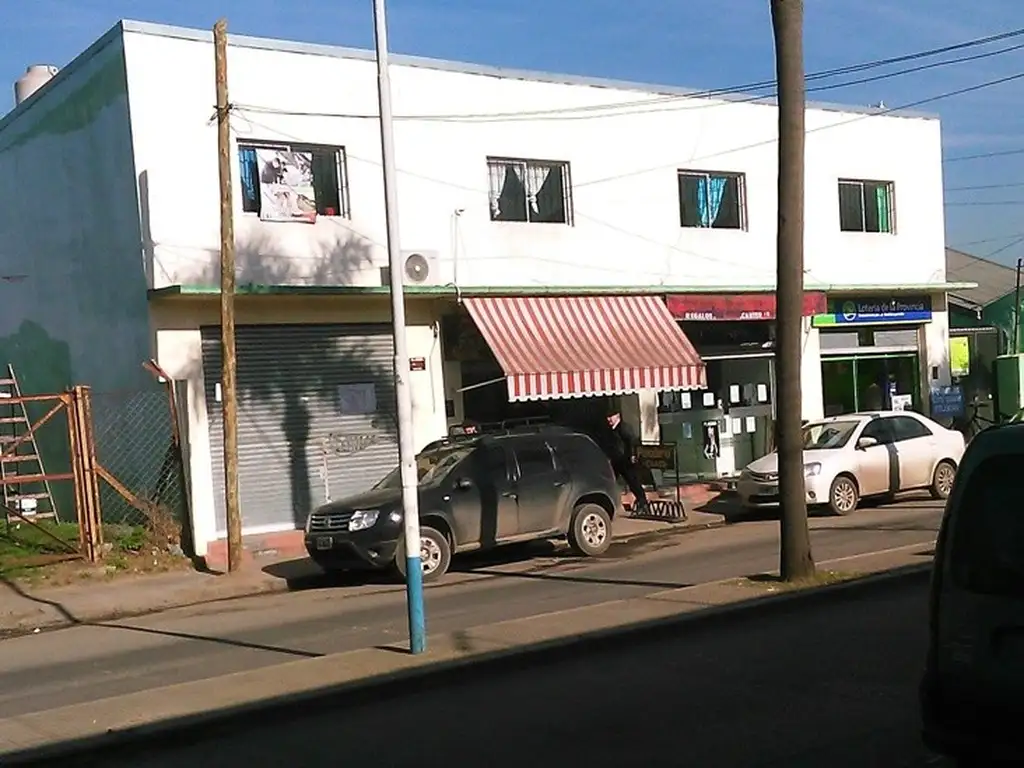 2 OFICINAS SOBRE AVENIDA CON 2 BAÑOS