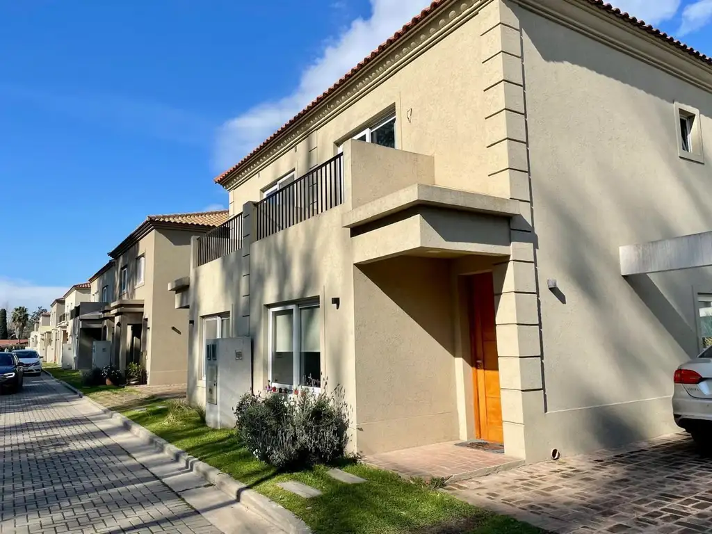 Casa Dúplex  en Venta en Saravi Village, Pilar, G.B.A. Zona Norte