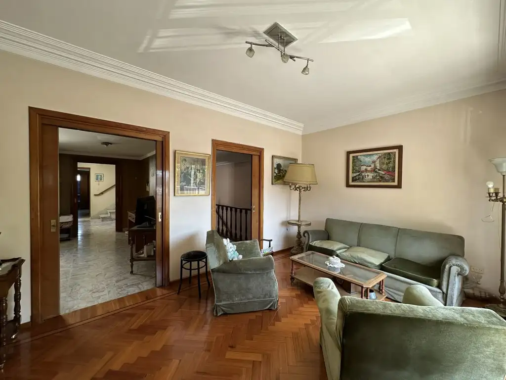 Venta| Excelente casa 5amb sobre lote propio|Saavedra