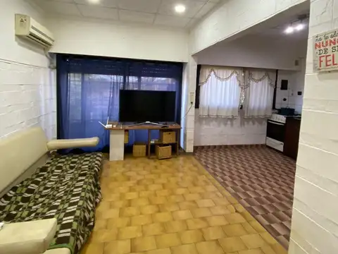 RETASADO OPORTUNIDAD Departamento tipo casa 3 amb.con balcón y terraza