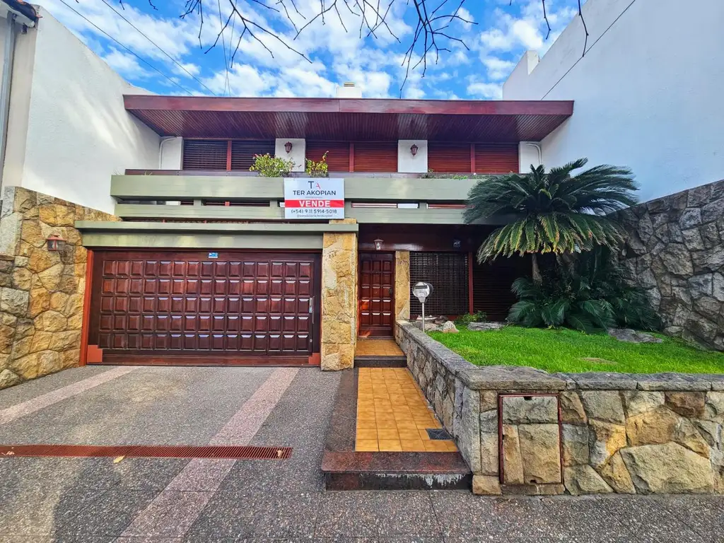 Impactante Chalet en Villa Sarmiento