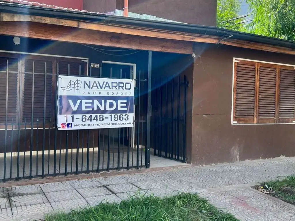 VENTA DE DEPARTAMENTO 3 AMBIENTES EN CASTELAR, SIN EXPENSAS!