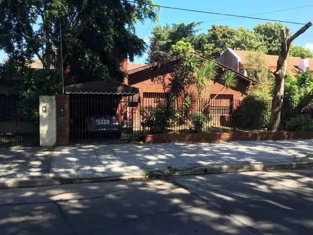 CASA EN VENTA-EN VILLA BALLESTER