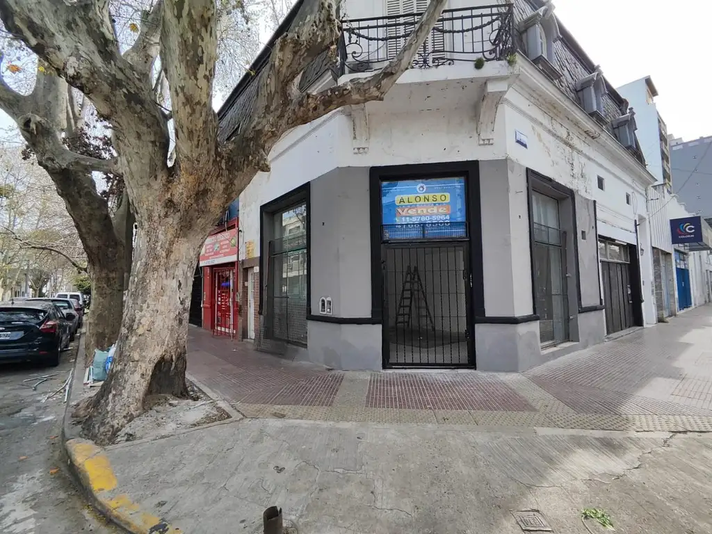 Local comercial en importante esquina