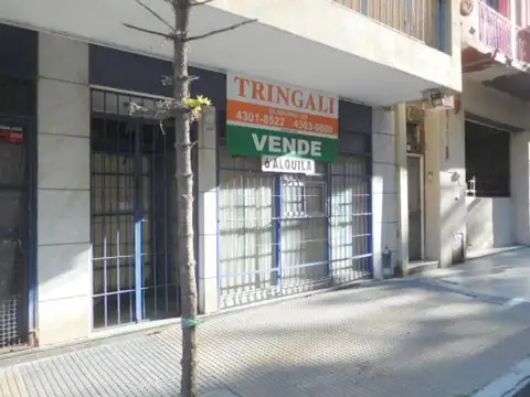 LOCAL CON VIVIENDA U OFICINA Y PATIO