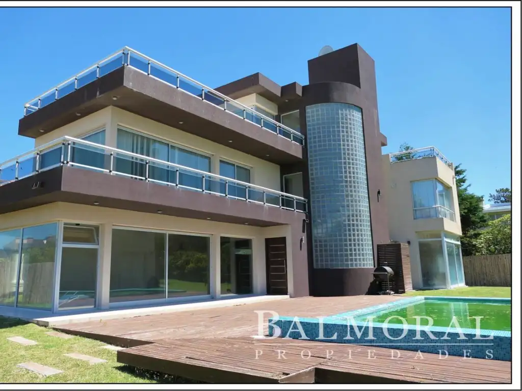 Casa en Alquiler - Zona: Pinamar Playa / REF: 8981