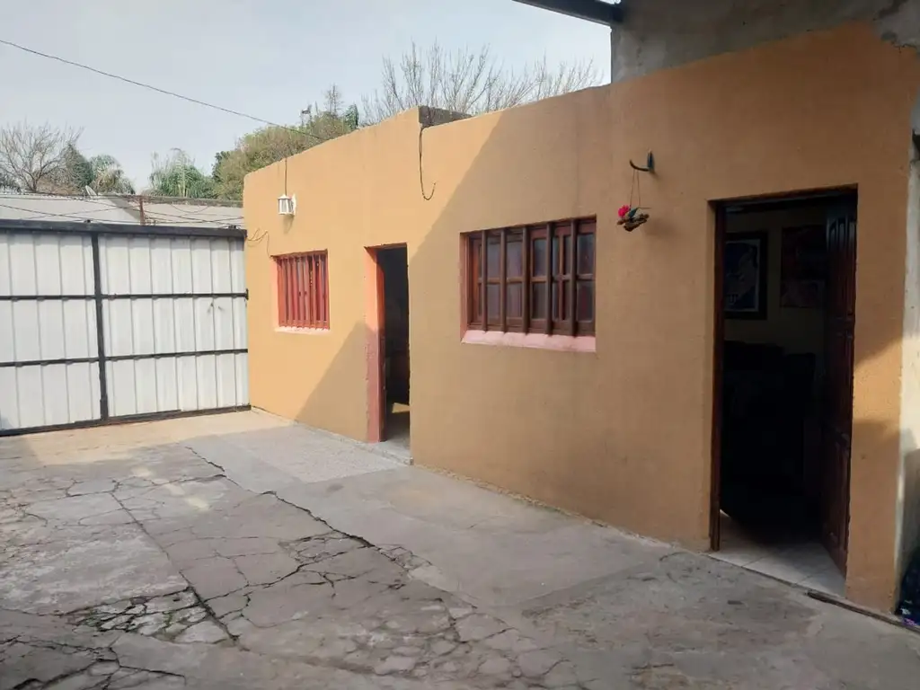 SE VENDE CASA EN RECONQUISTA, Bº CHAPERO