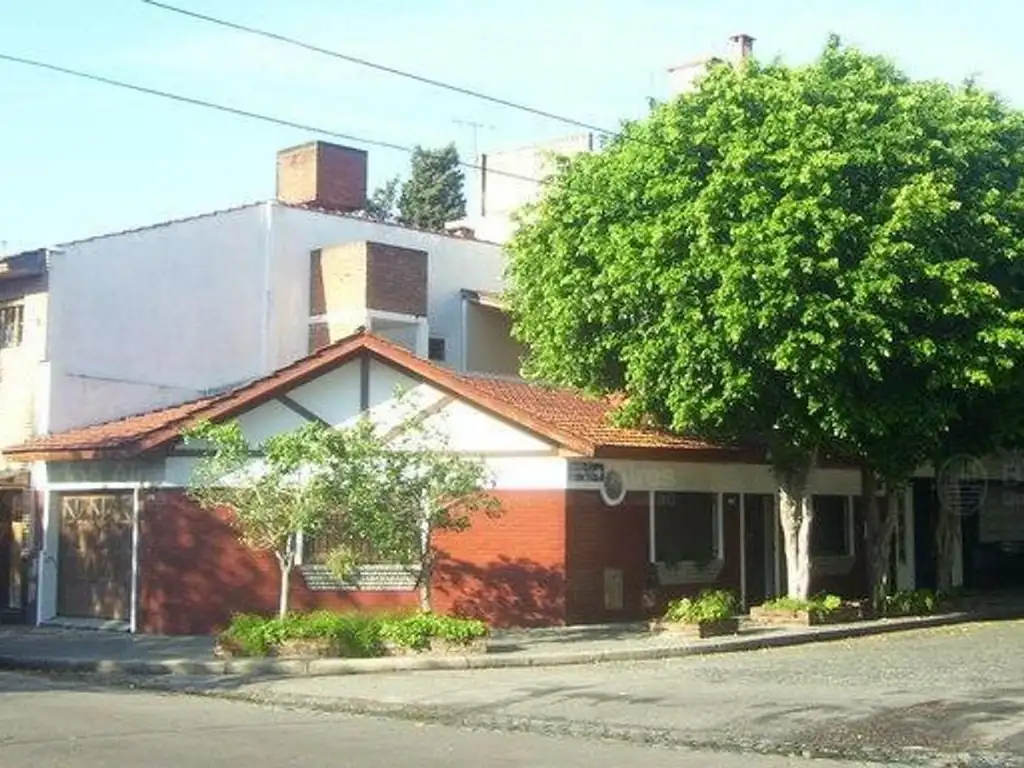 Lote en Esquina Remedios E. de San Martin Al 3700