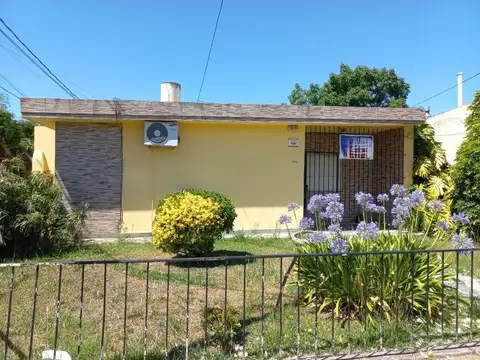 Casa en venta - 2 Dormitorios 1 Baño - Cochera - 240Mts2 - Tolosa