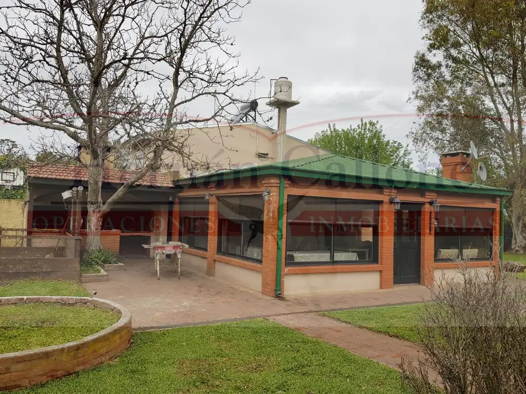 EXCELENTE CASA  QUINTA CON PISCINA Y CASA DE CASERO