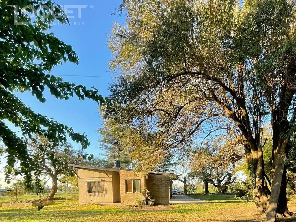 Casa en Sauce Viejo sobre tres lotes