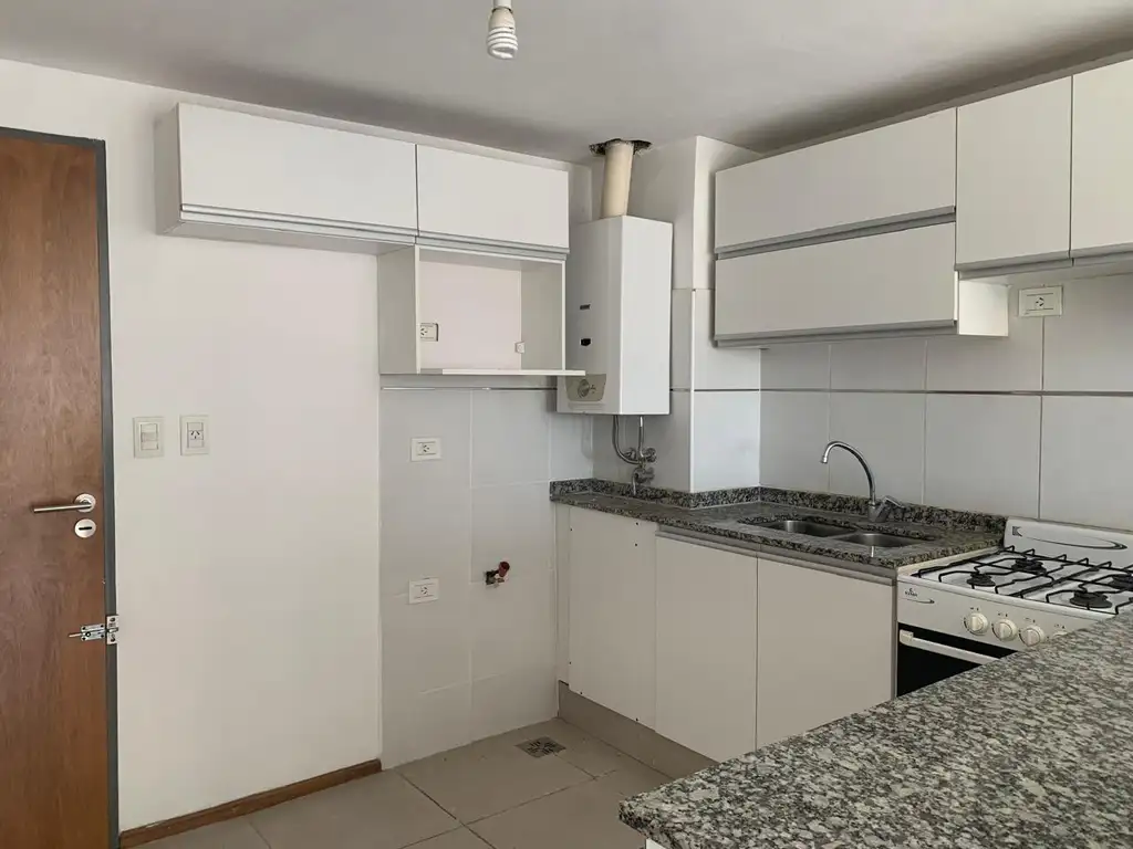 Venta depatamento 1 dormitorio con cochera alquilado - ALSINA Y SAN JUAN