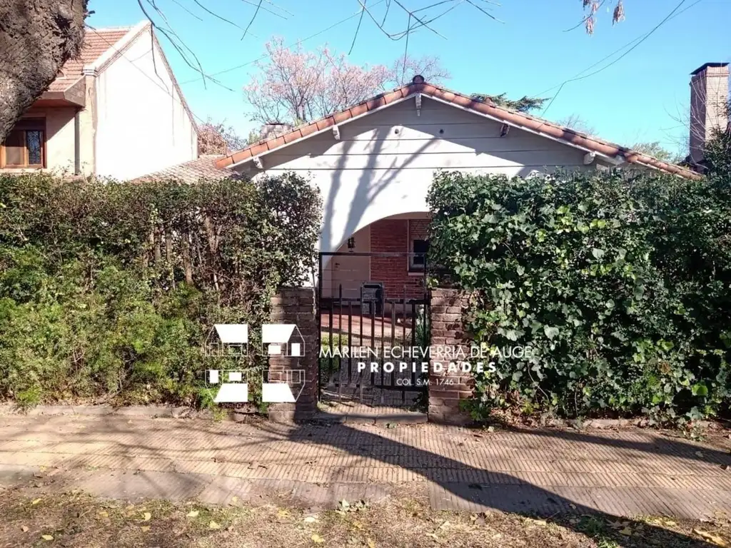 En muy buena zona casa en una planta PARA RECICLAR