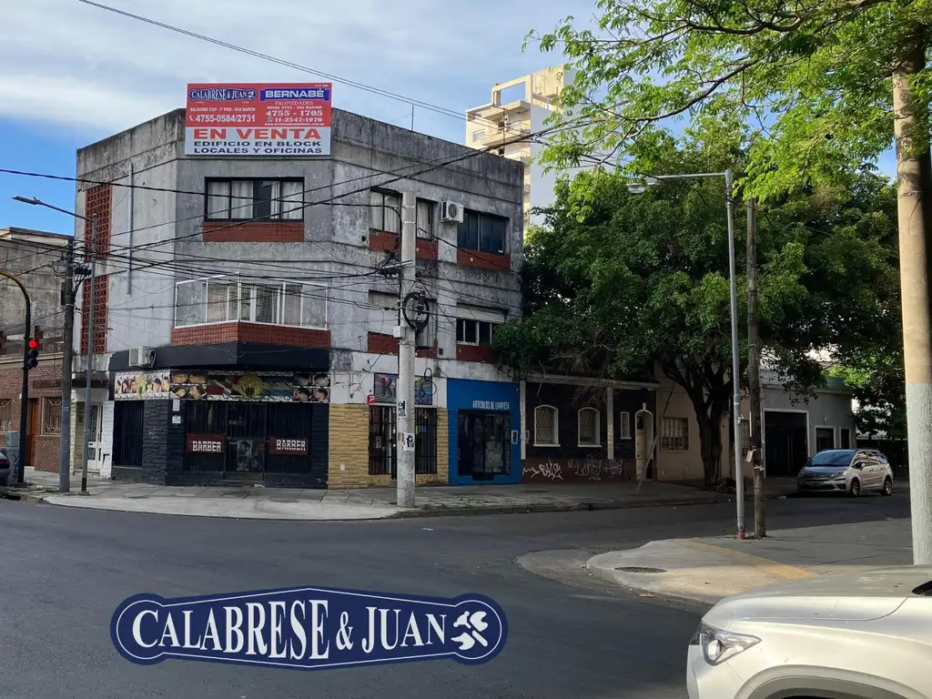 Edificio en Block, locales mas vivienda