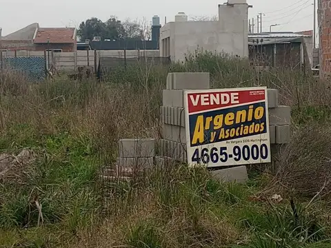 LOTE 12 X25- A 4 CUADRAS DE LA AUTOPISTA