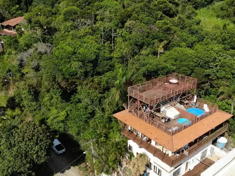 EXCELENTE COMPLEJO A 190 MTS DEL MAR EN BOMBINHAS