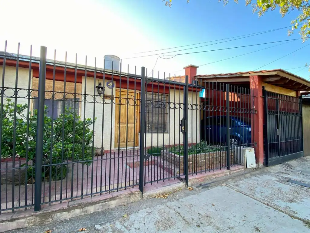 VENTA CASA AMPLIADA BIEN UBICADA-SOEVA-GODOY CRUZ