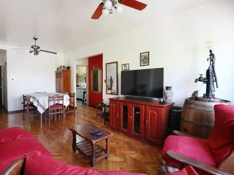 DEPARTAMENTO 4 AMBIENTES VENTA BOEDO COCHERA