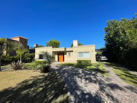 ALQUILER CASA BARRIO SAN ISIDRO LABRADOR