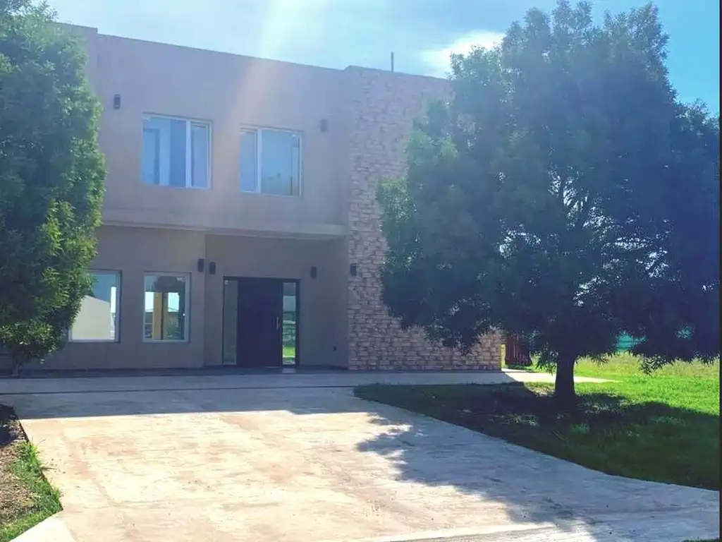 Casa a la venta en Barrio Club de Campo Santa Rita