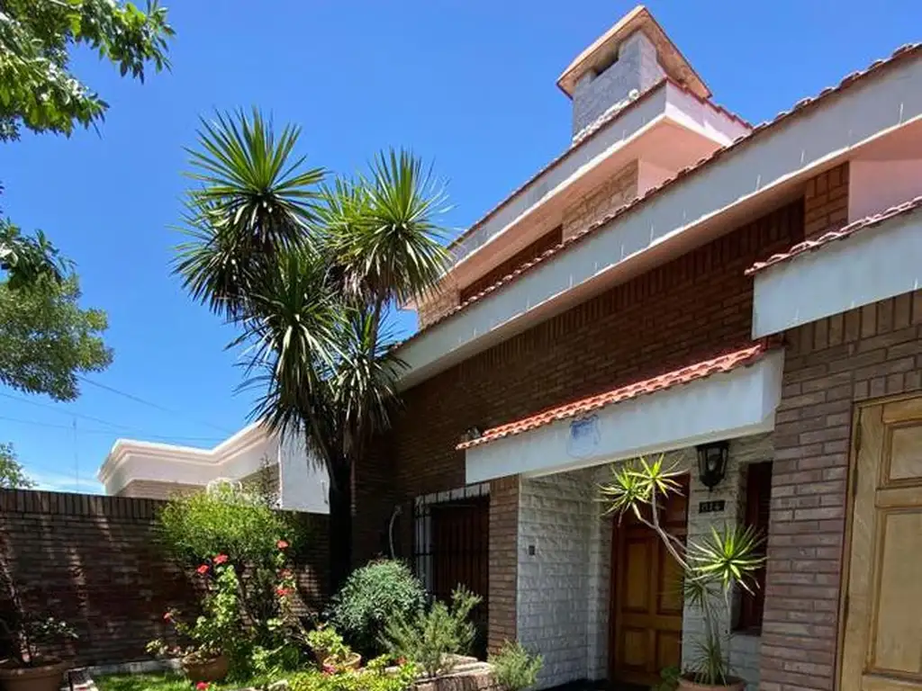 Casa de 3 dormitorios - Venta