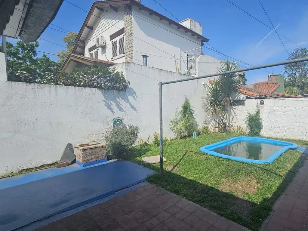 VENTA CASA 3 AMBIENTES CON PILETA BERNAL