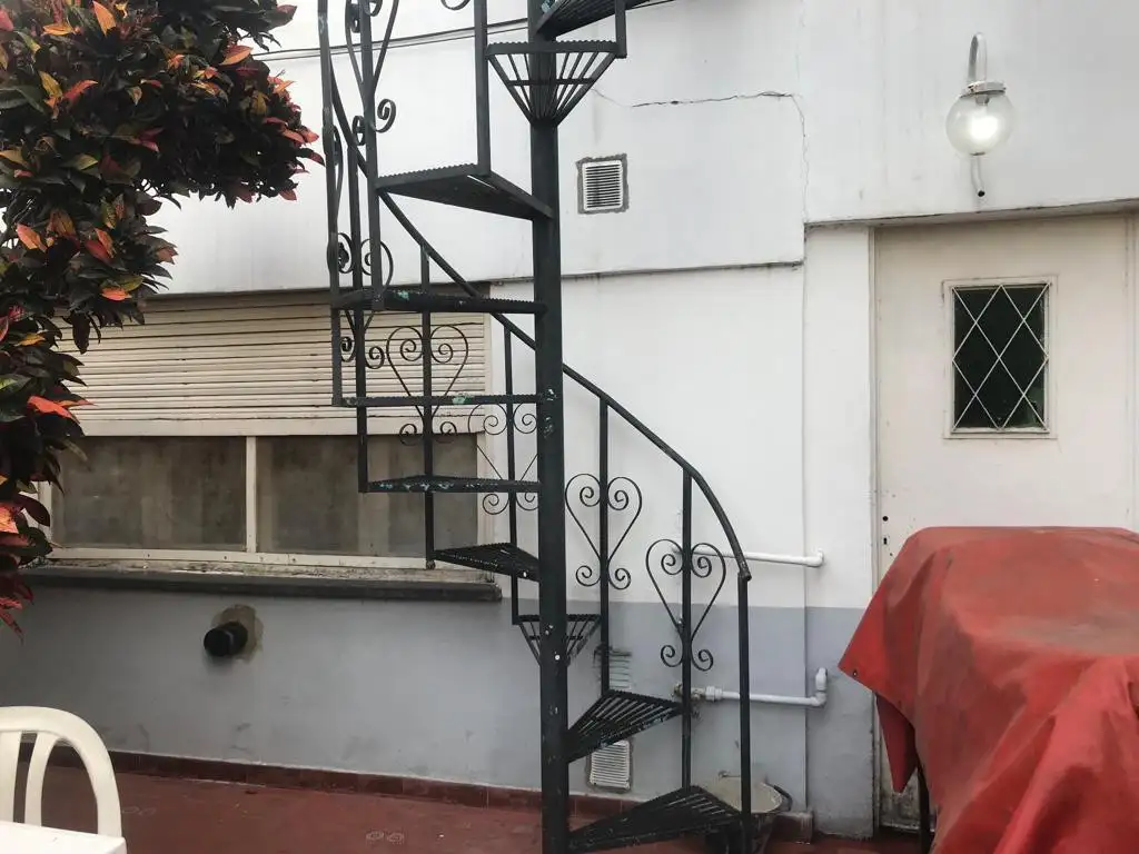 Venta casa pasillo 2 dormitorios barrio matheu