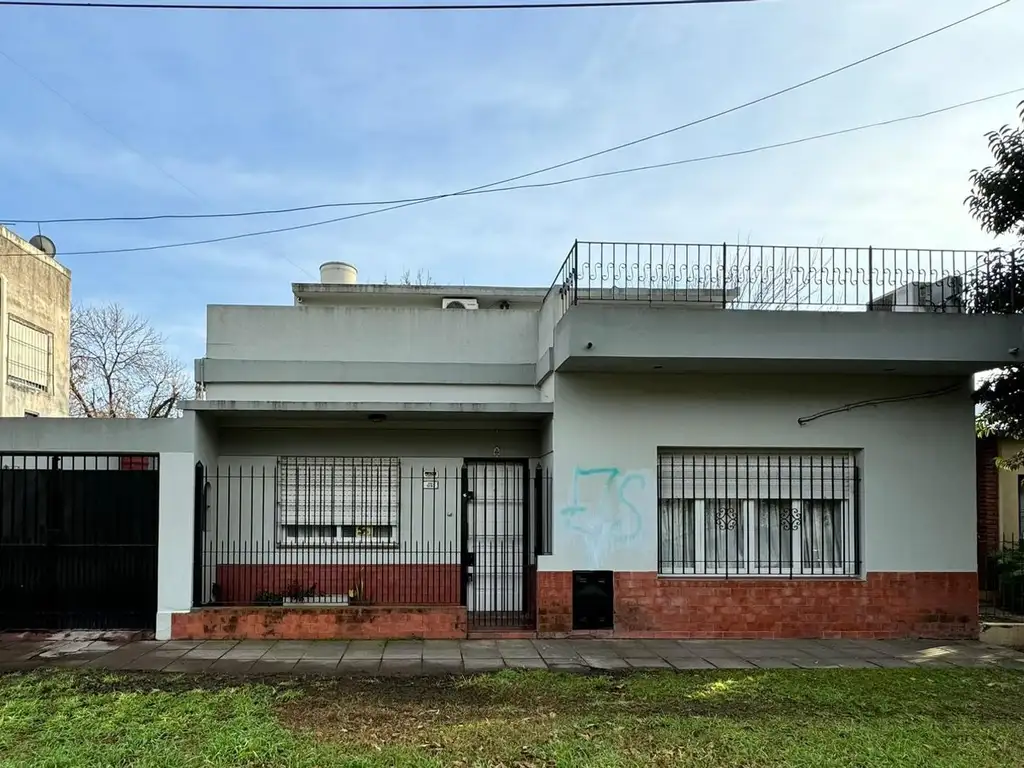 EN VENTA CASA PH 4 AMBIENTES EN MERLO