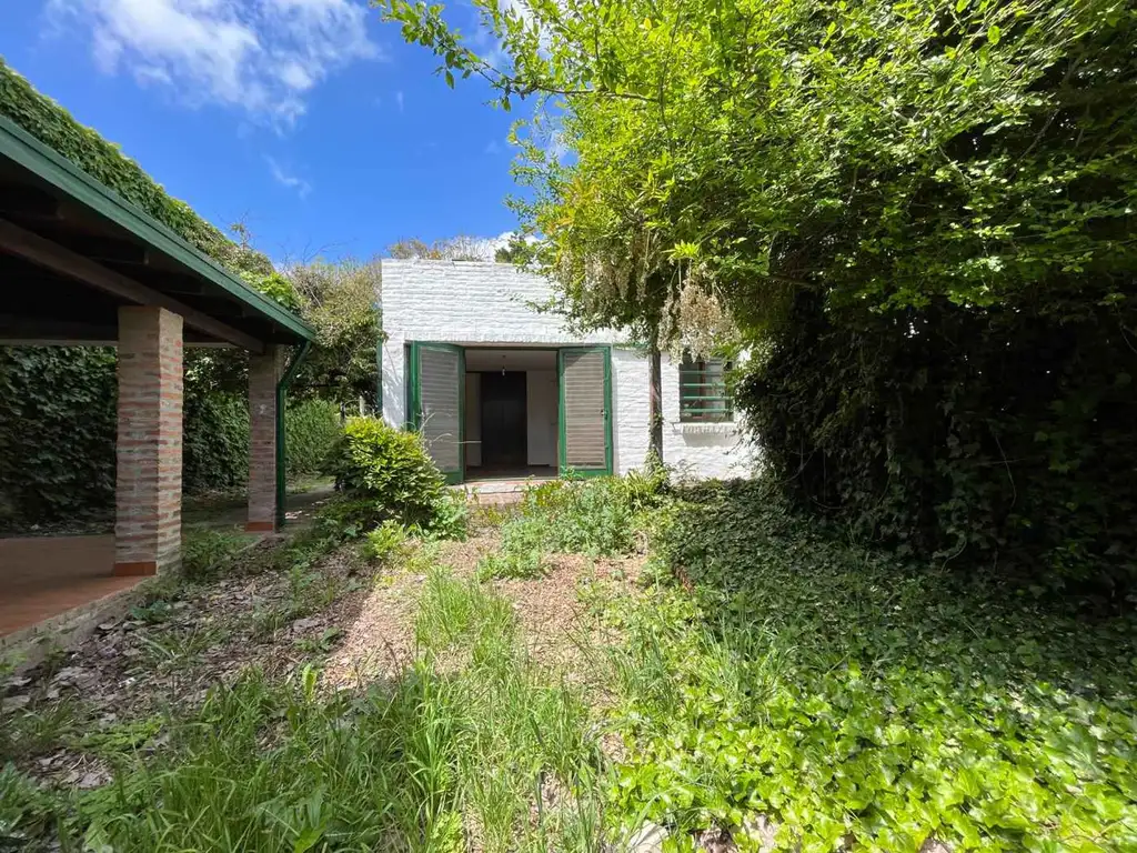 Casa de dos dormitorios en venta, Gonnet La Plata