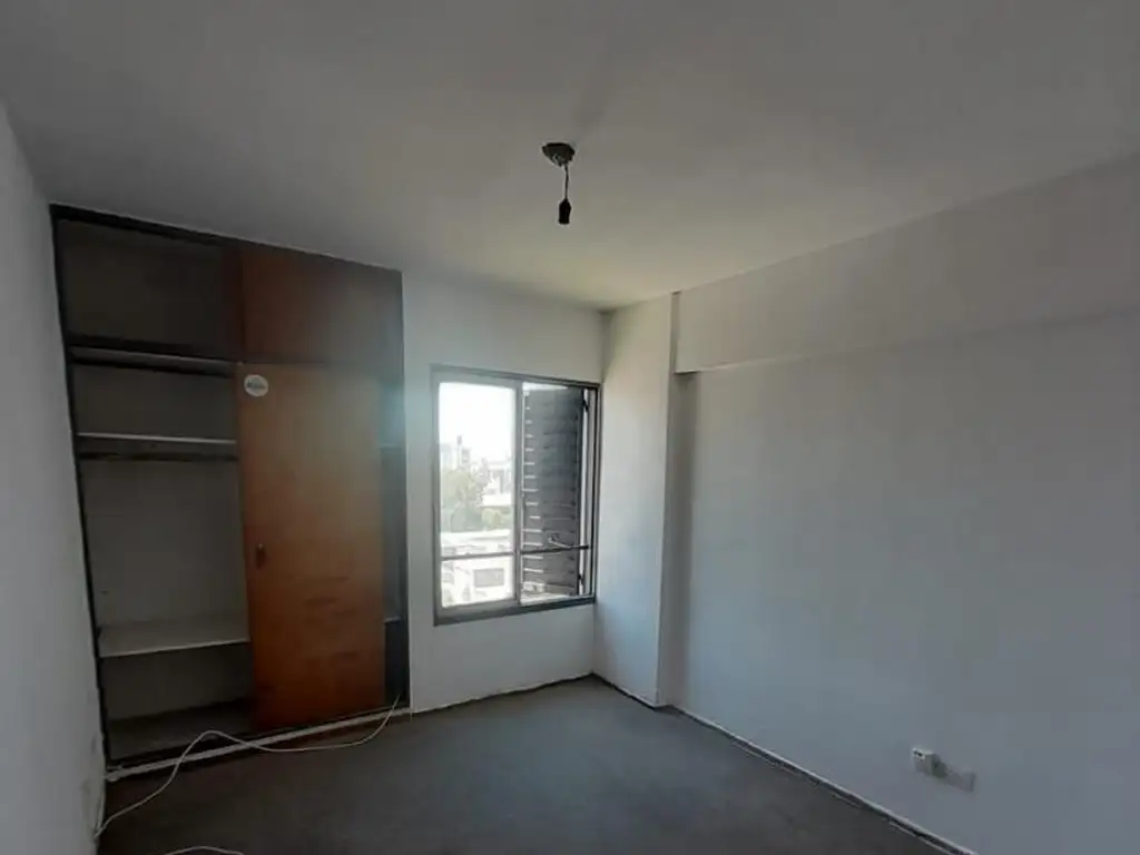 Vendo departamento en pleno centro desocupado