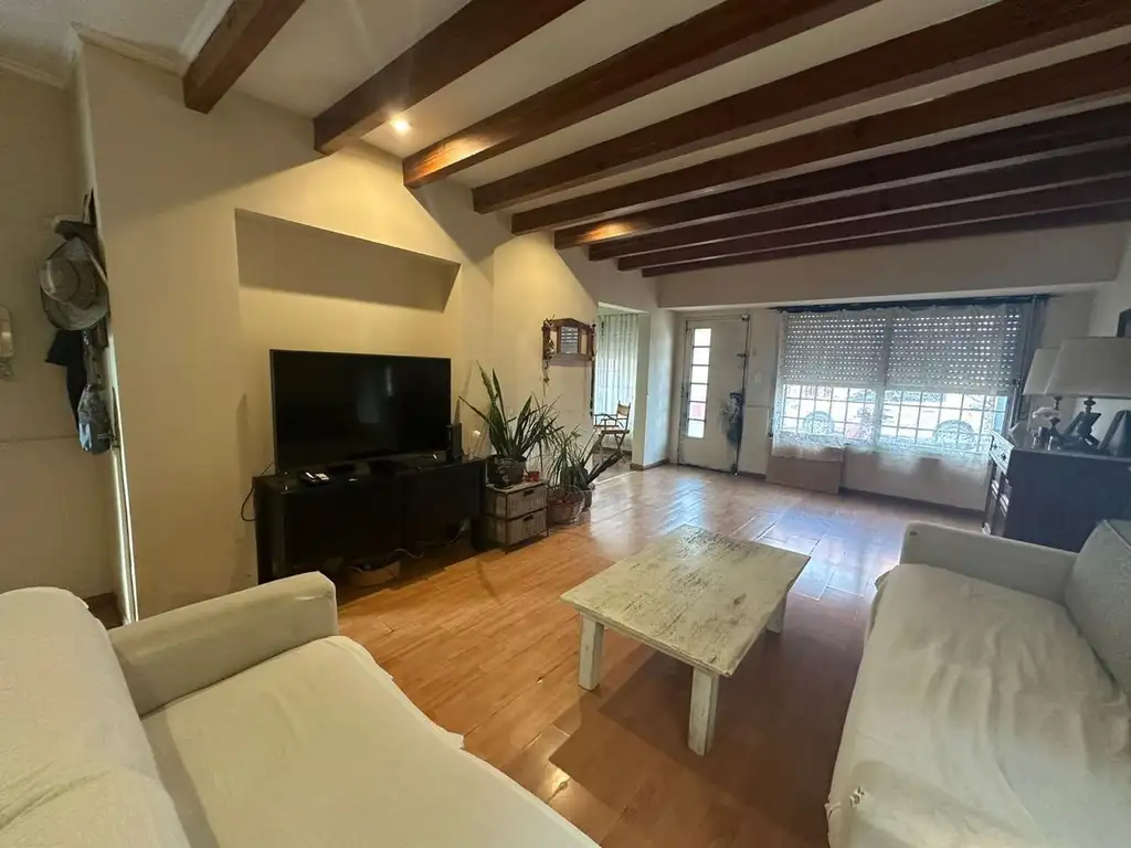 Venta casa 3 dormtorios con patio y terraza