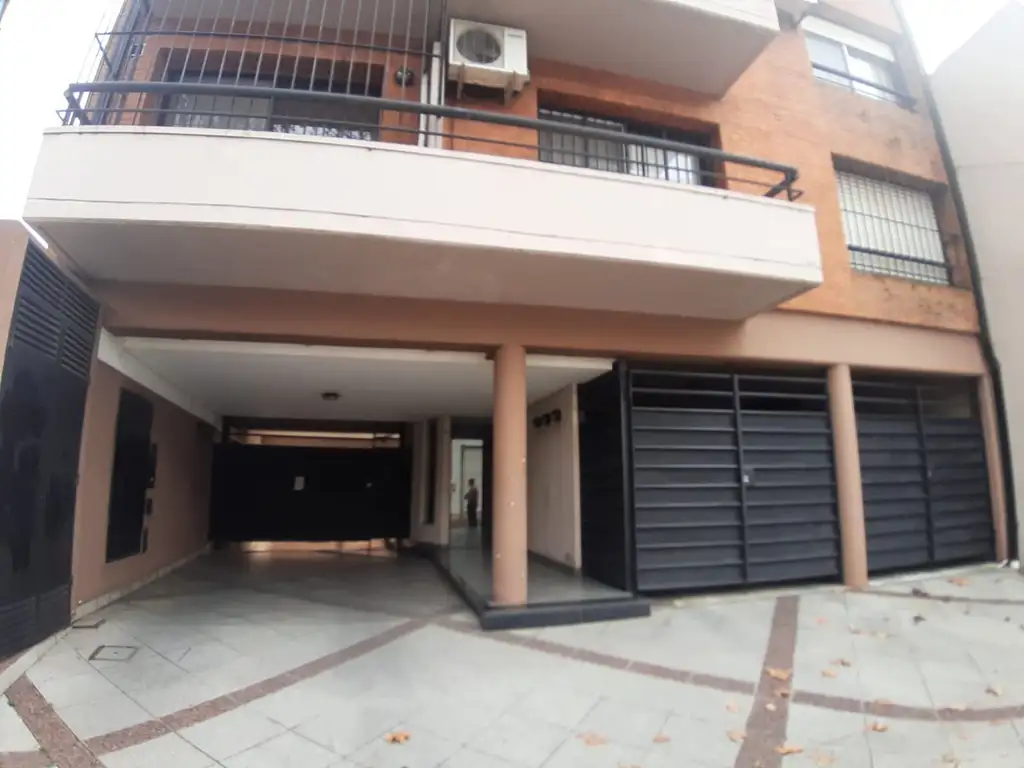 VENTA DEP.2 AMB. CONSULTORIO EN SAN ISIDRO CENTRO