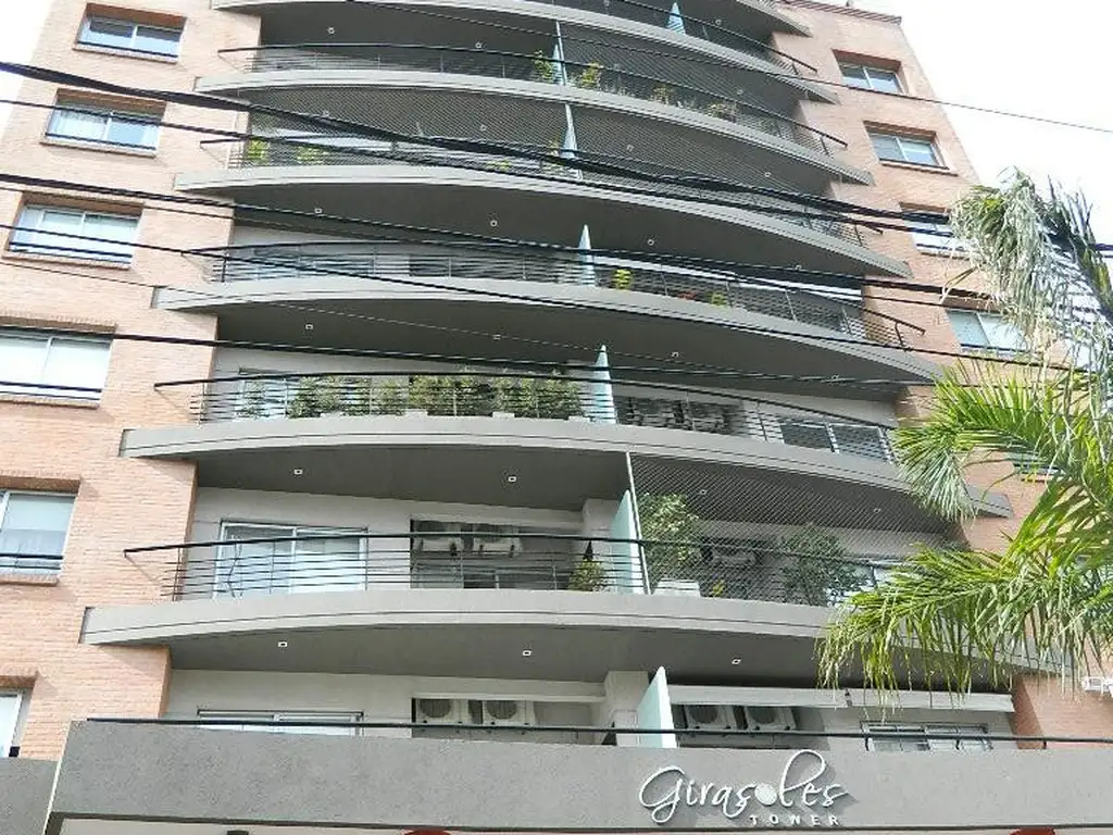 EN VENTA COCHERA CUBIERTA EN CIUDAD JARDIN, EDIFICIO GIRASOLES EN 1ER SUBSUELO - FICHA 9961