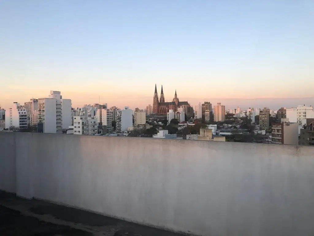 venta piso con terraza 45 entre 16 y 17